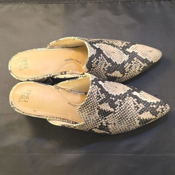 TIME AND TRU SNEAKING BLOCK HEEL PLATFORM MULE SHOE - Picture 5 of 16